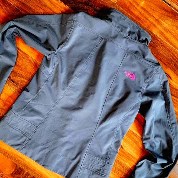 THE NORTH FACE Gray Jacket- Size M (EUC) - Picture 5 of 8